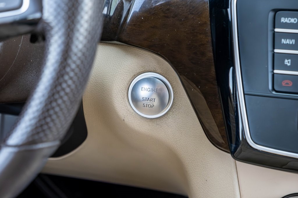 Vehicle image 41 of 47