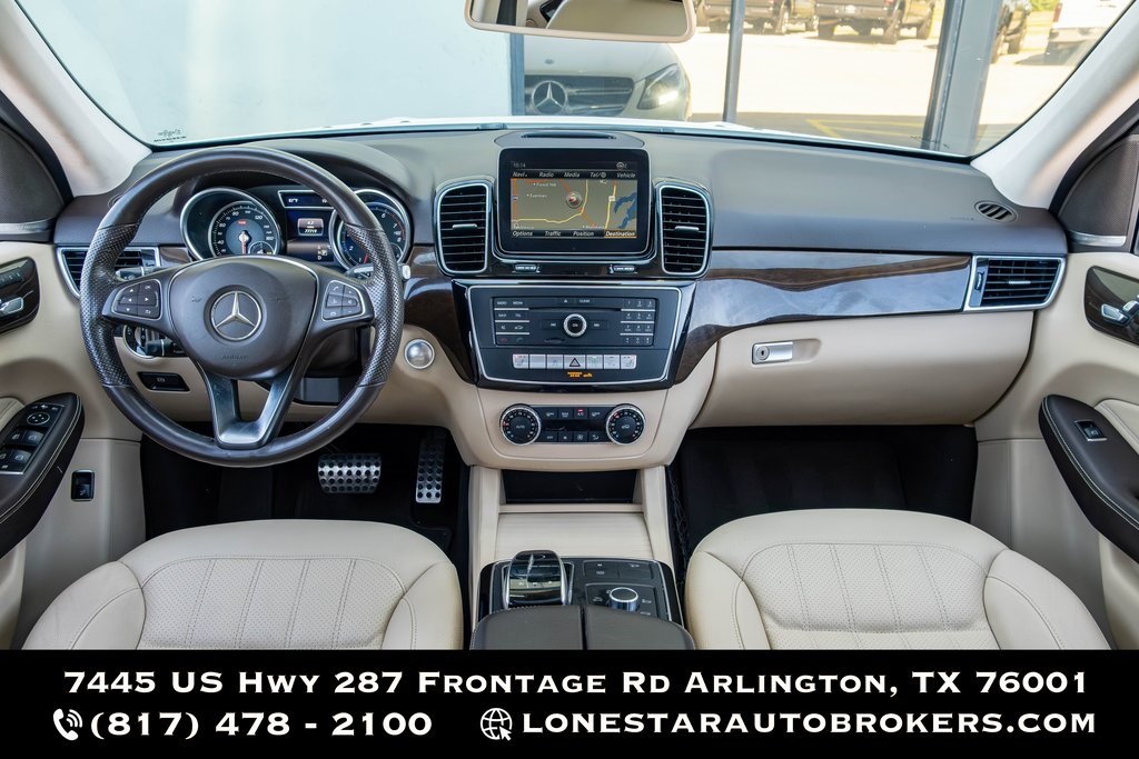 Vehicle image 37 of 47