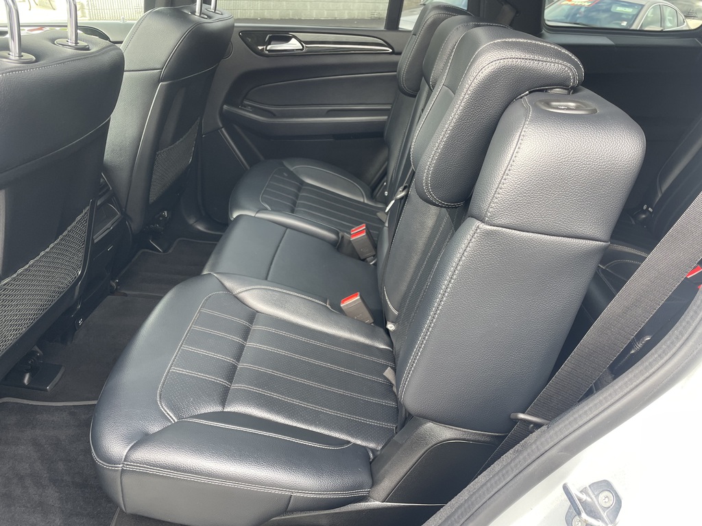 Vehicle image 5 of 10