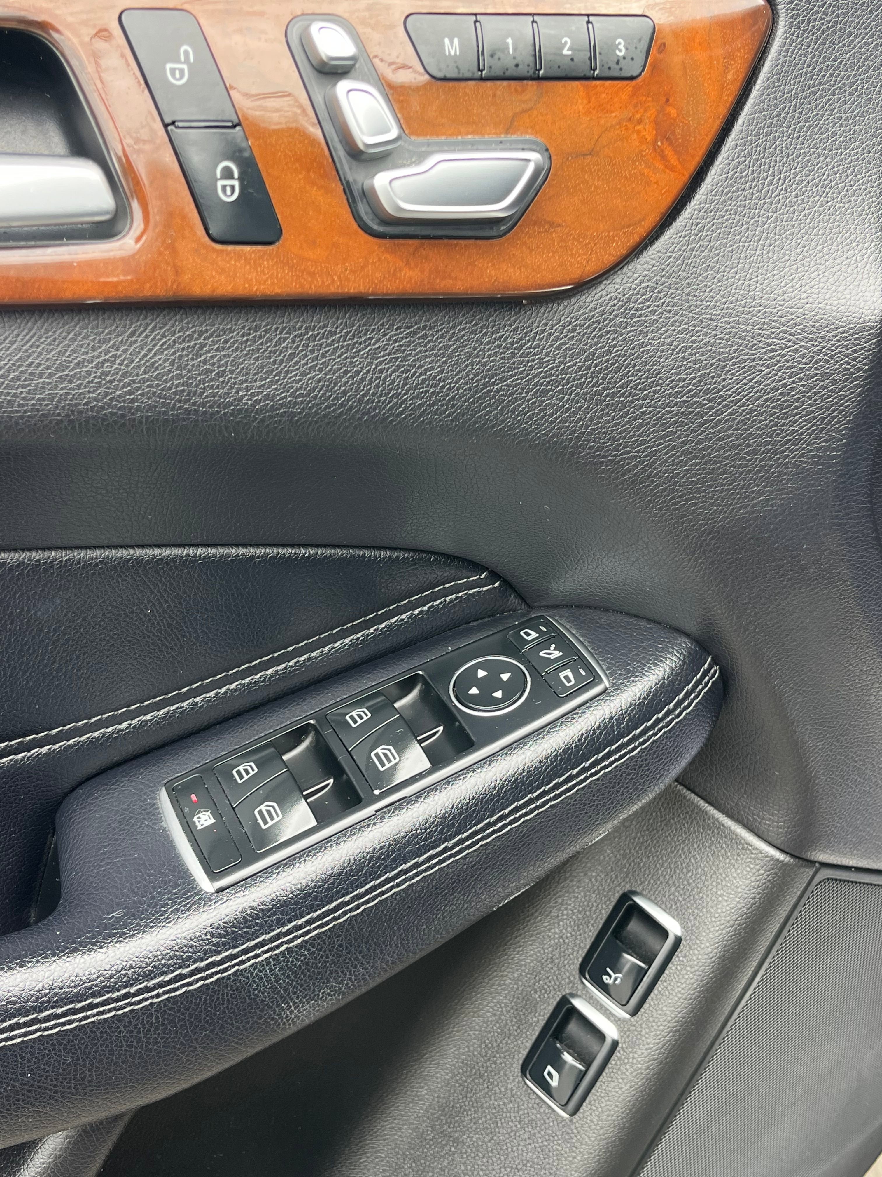 Vehicle image 15 of 99