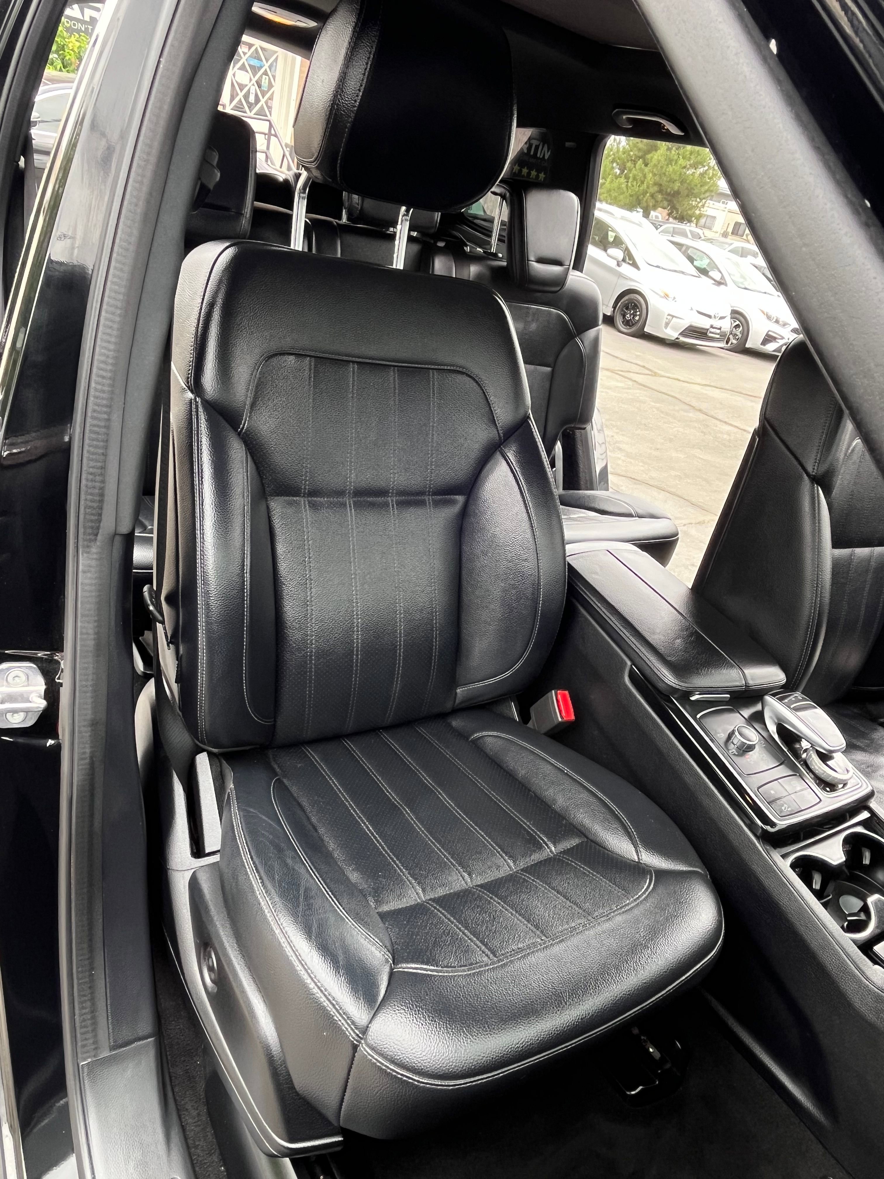 Vehicle image 36 of 99