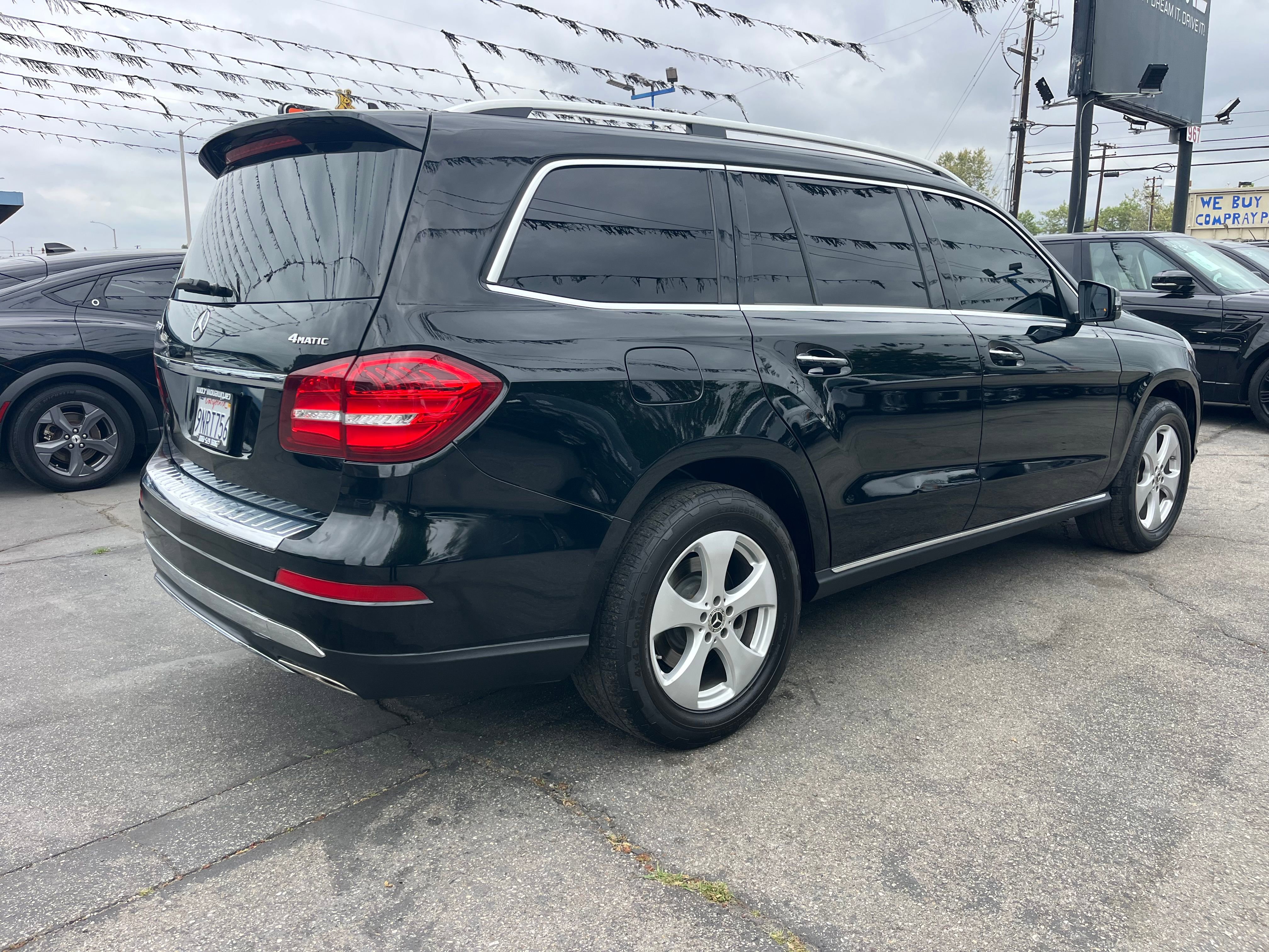Vehicle image 9 of 99