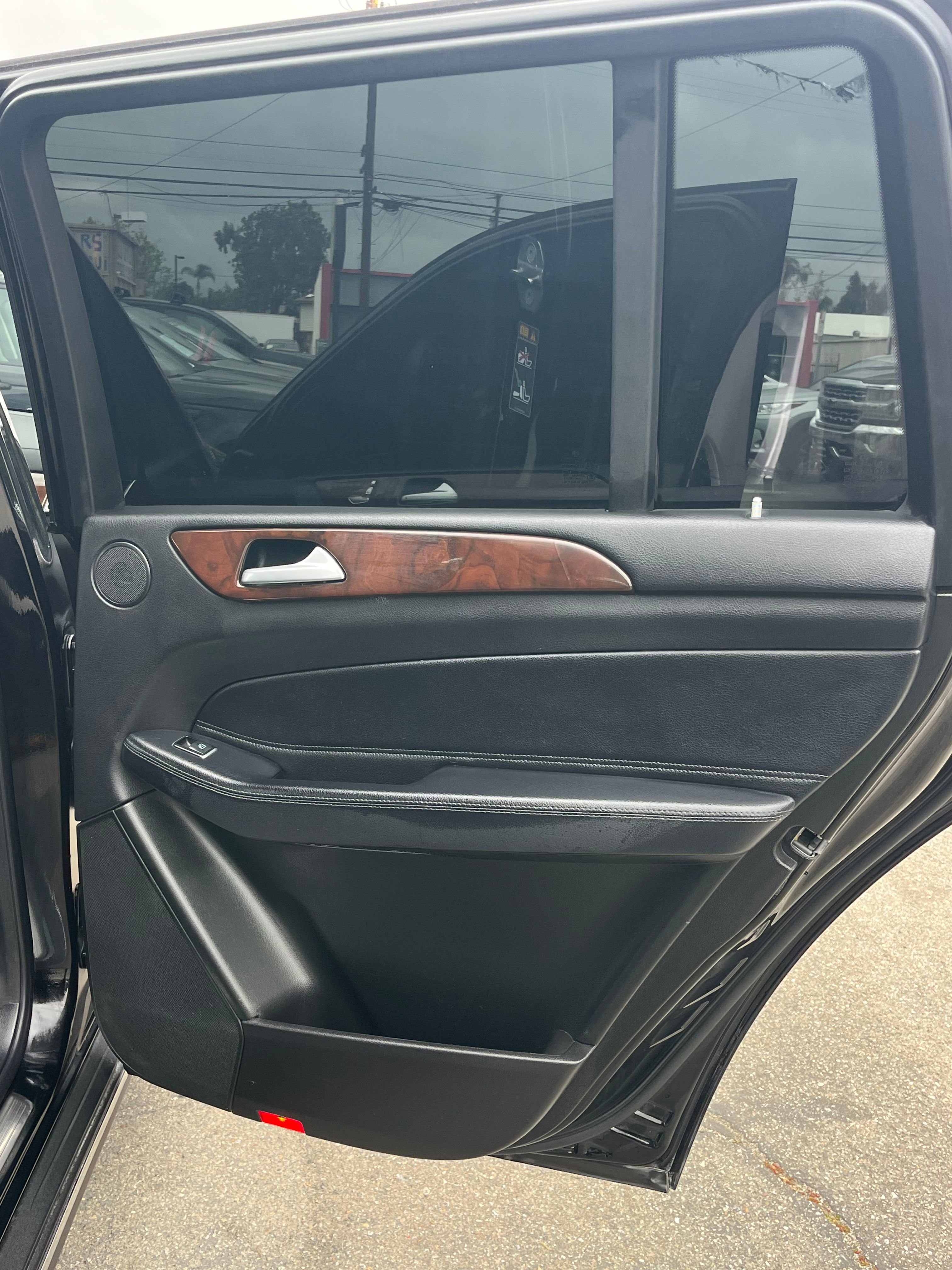 Vehicle image 31 of 99
