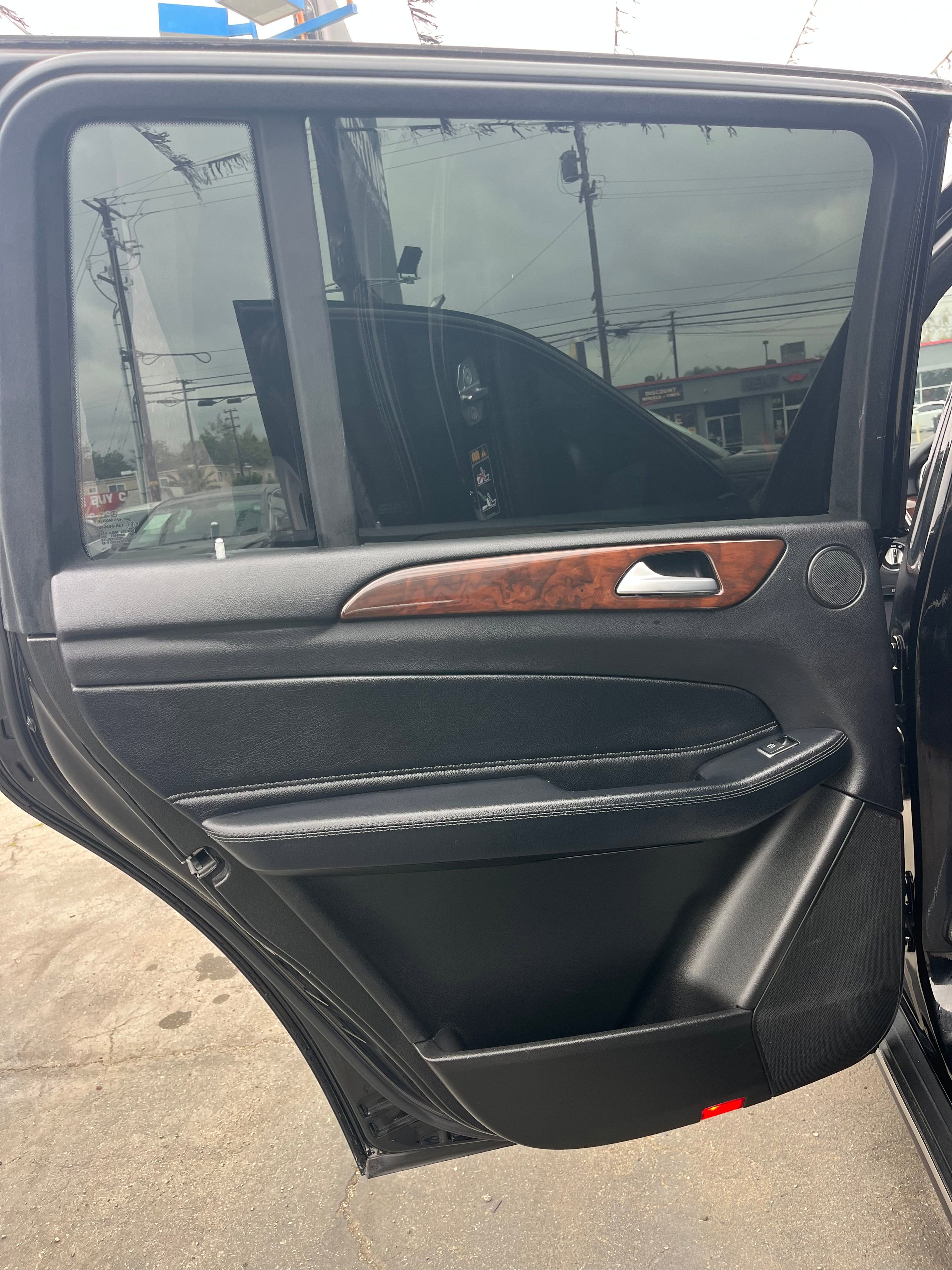 Vehicle image 19 of 99
