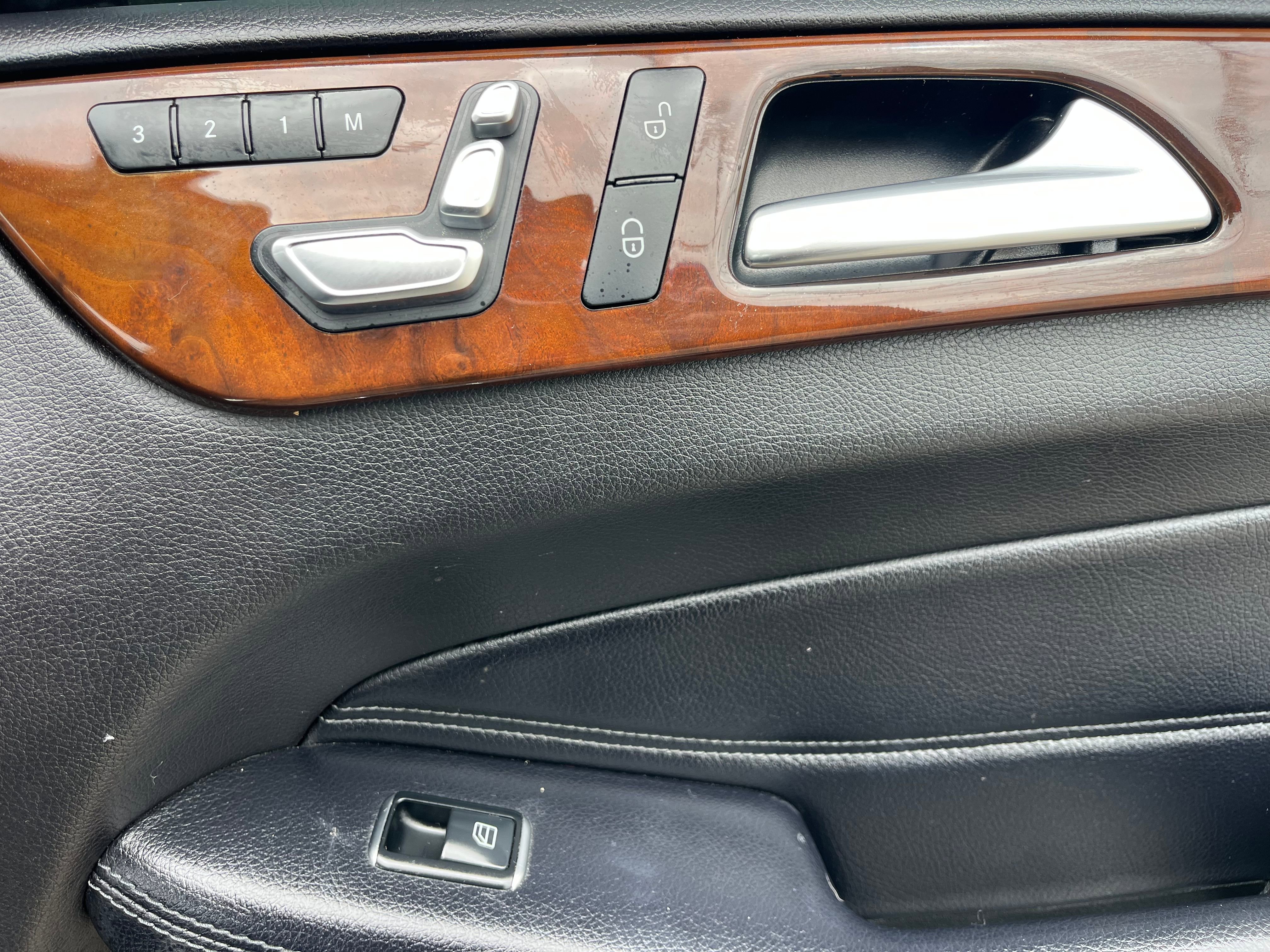 Vehicle image 29 of 99