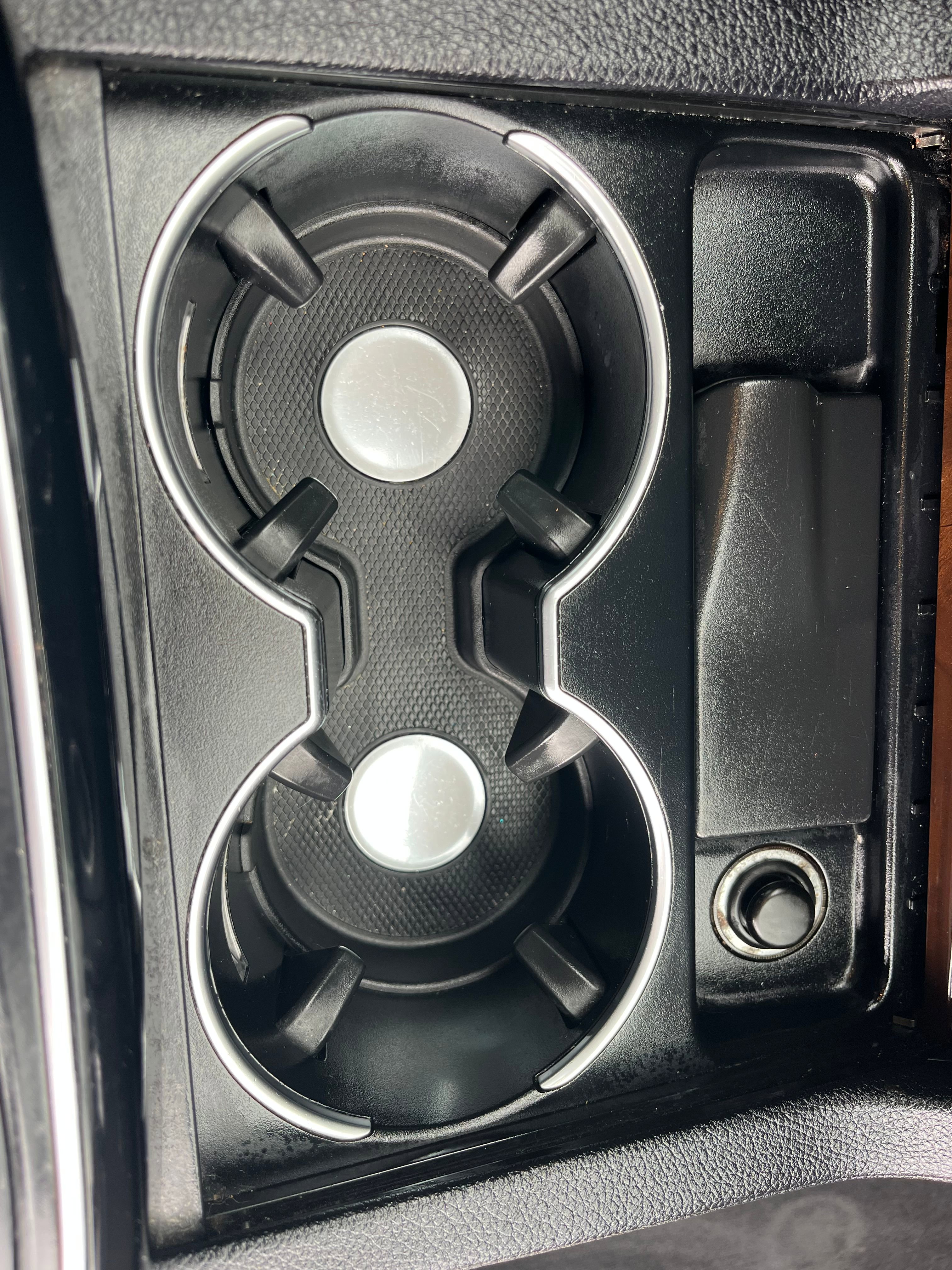 Vehicle image 72 of 99