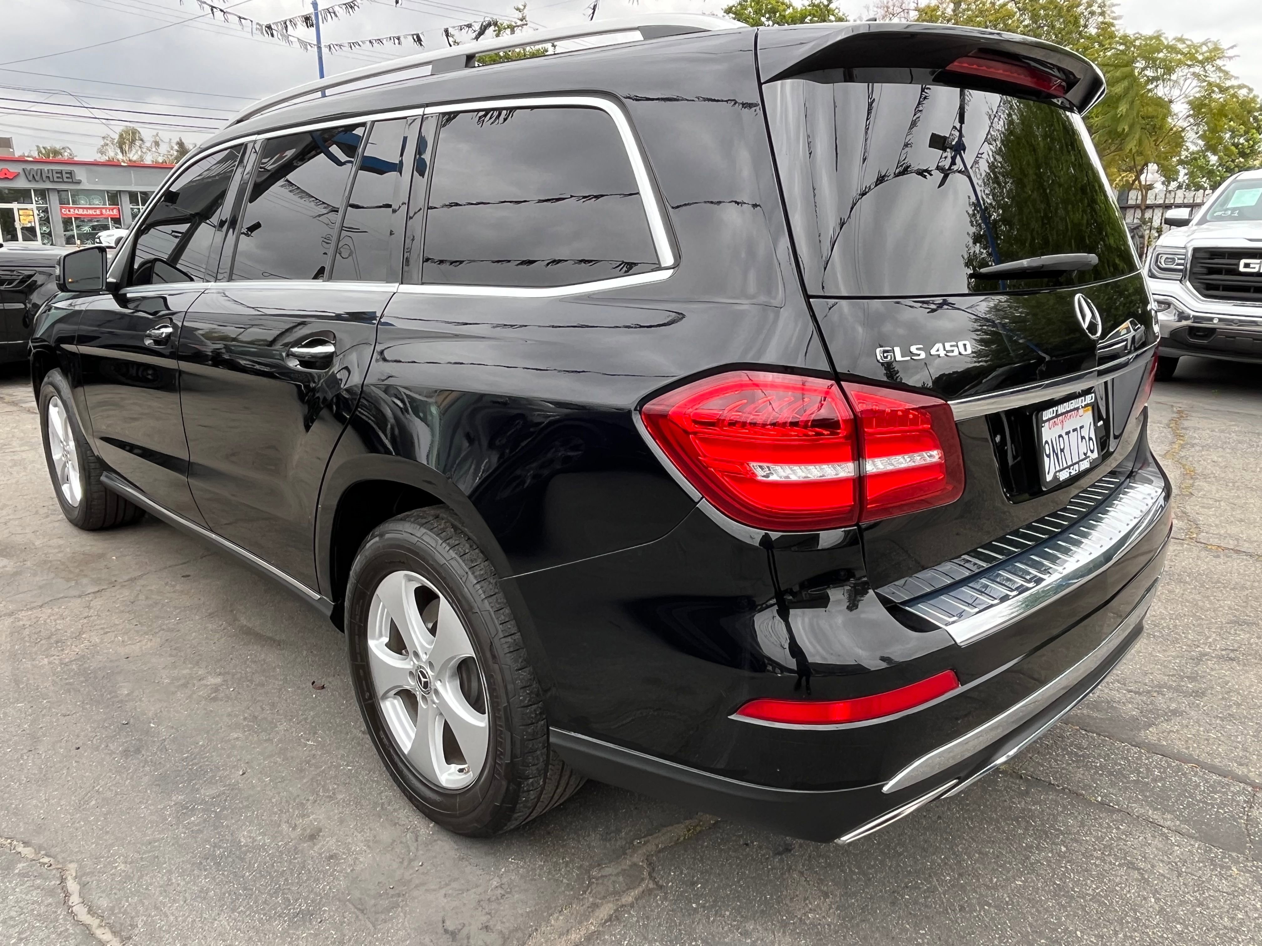 Vehicle image 11 of 99
