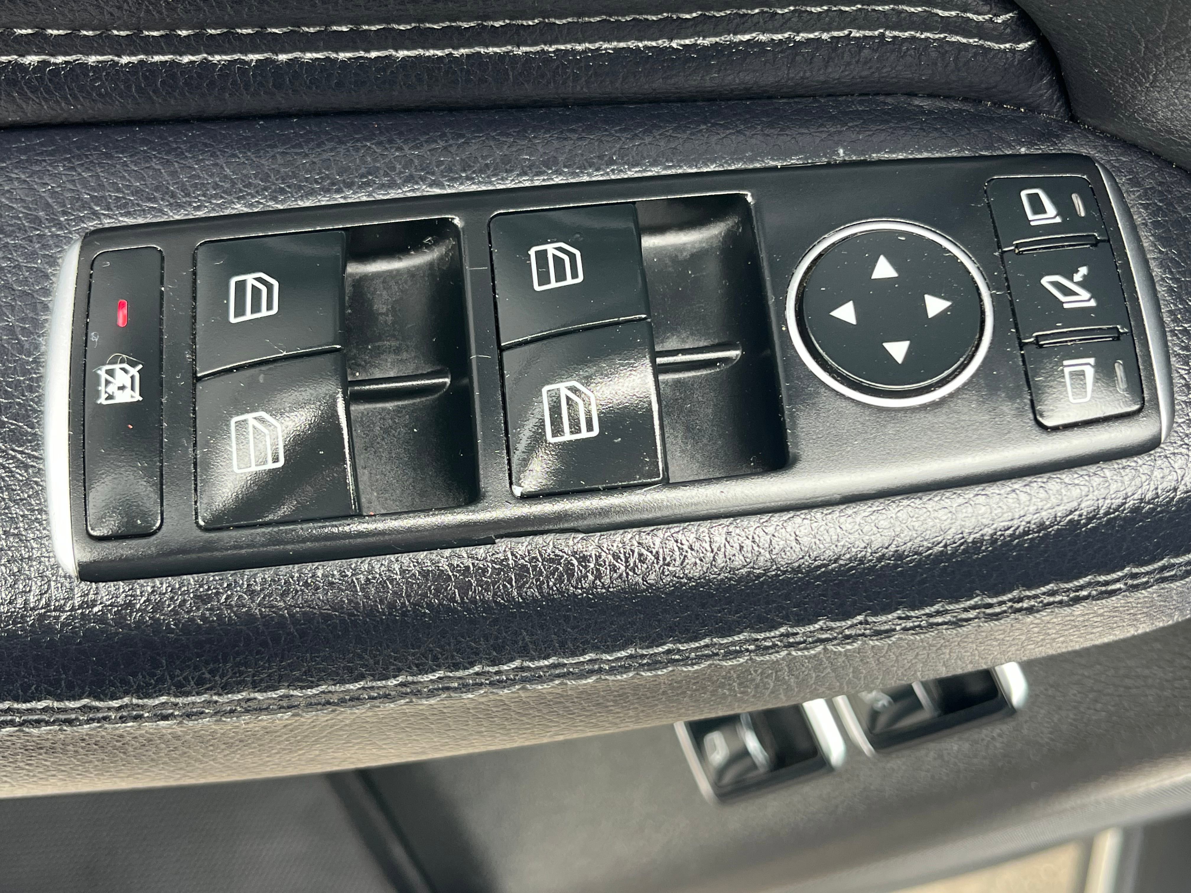 Vehicle image 17 of 99
