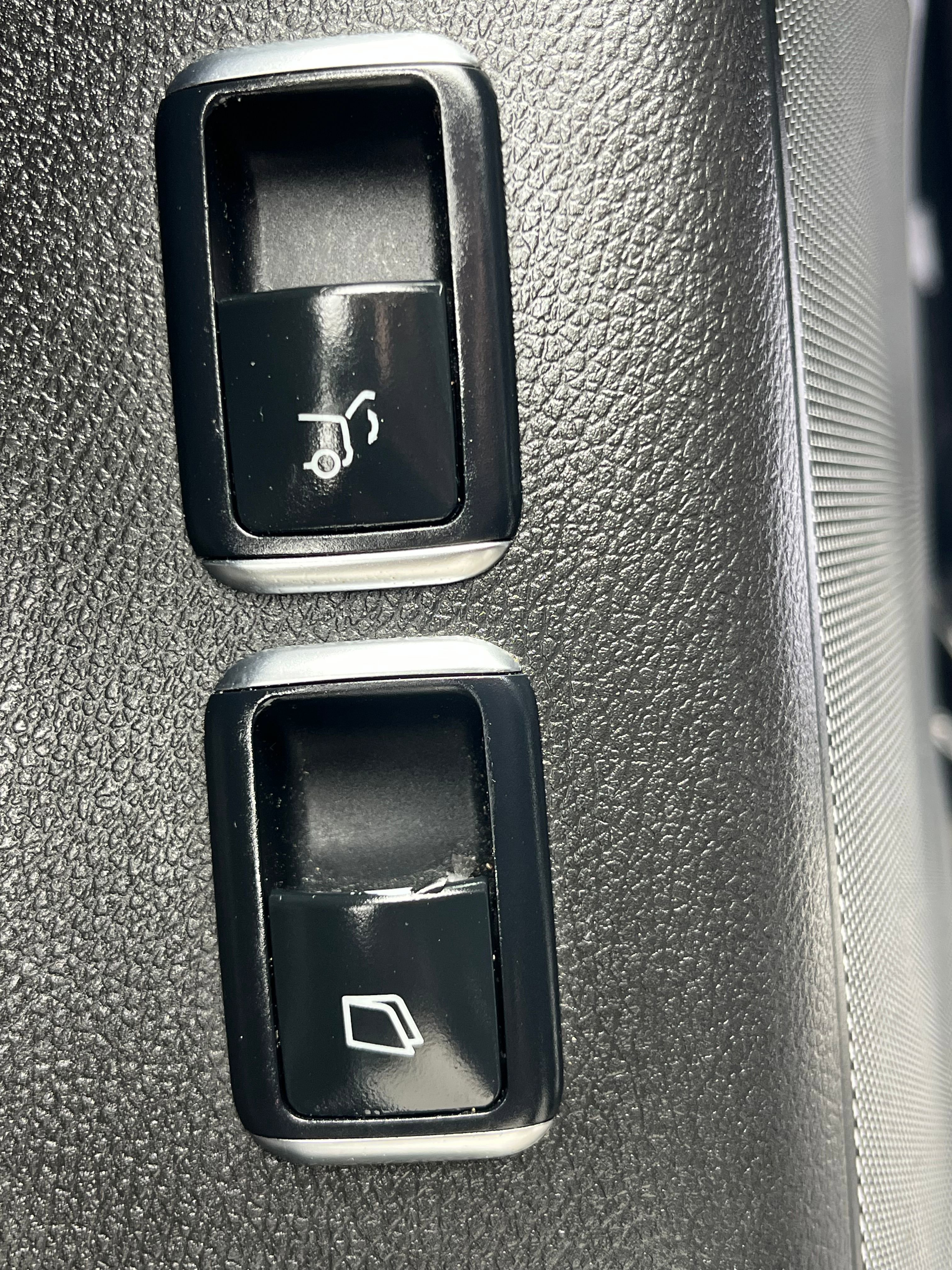 Vehicle image 18 of 99