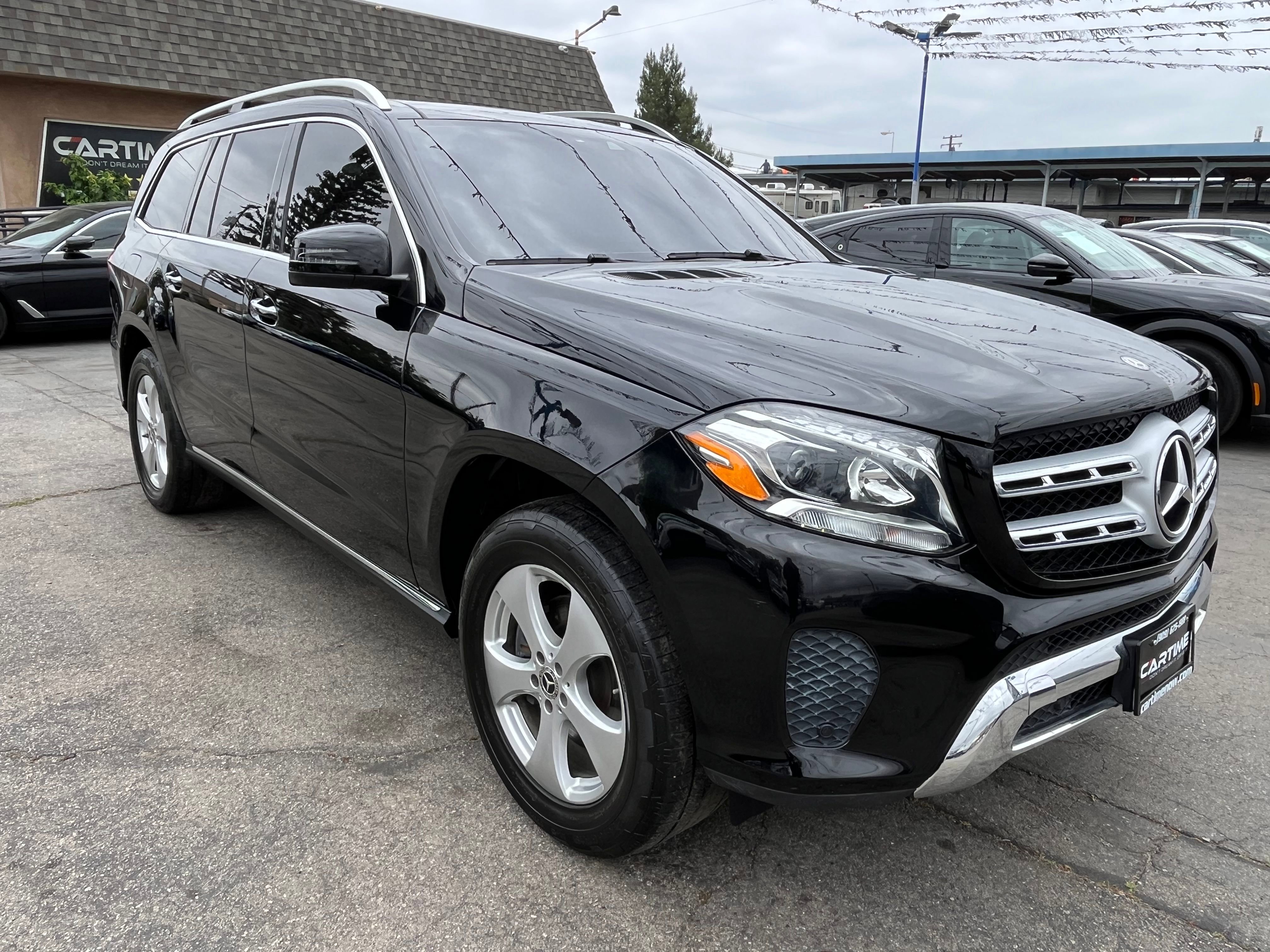 Vehicle image 6 of 99