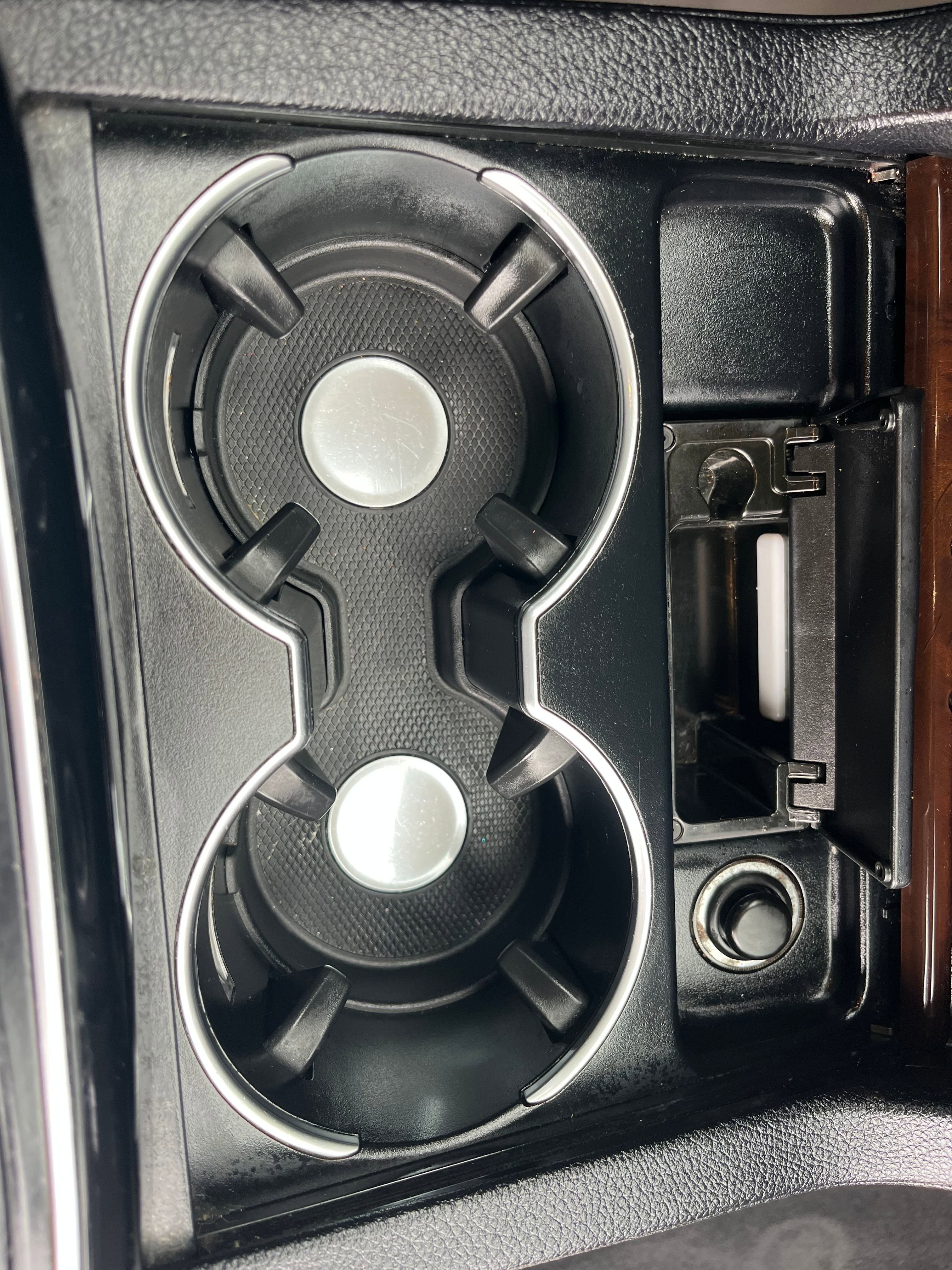Vehicle image 73 of 99