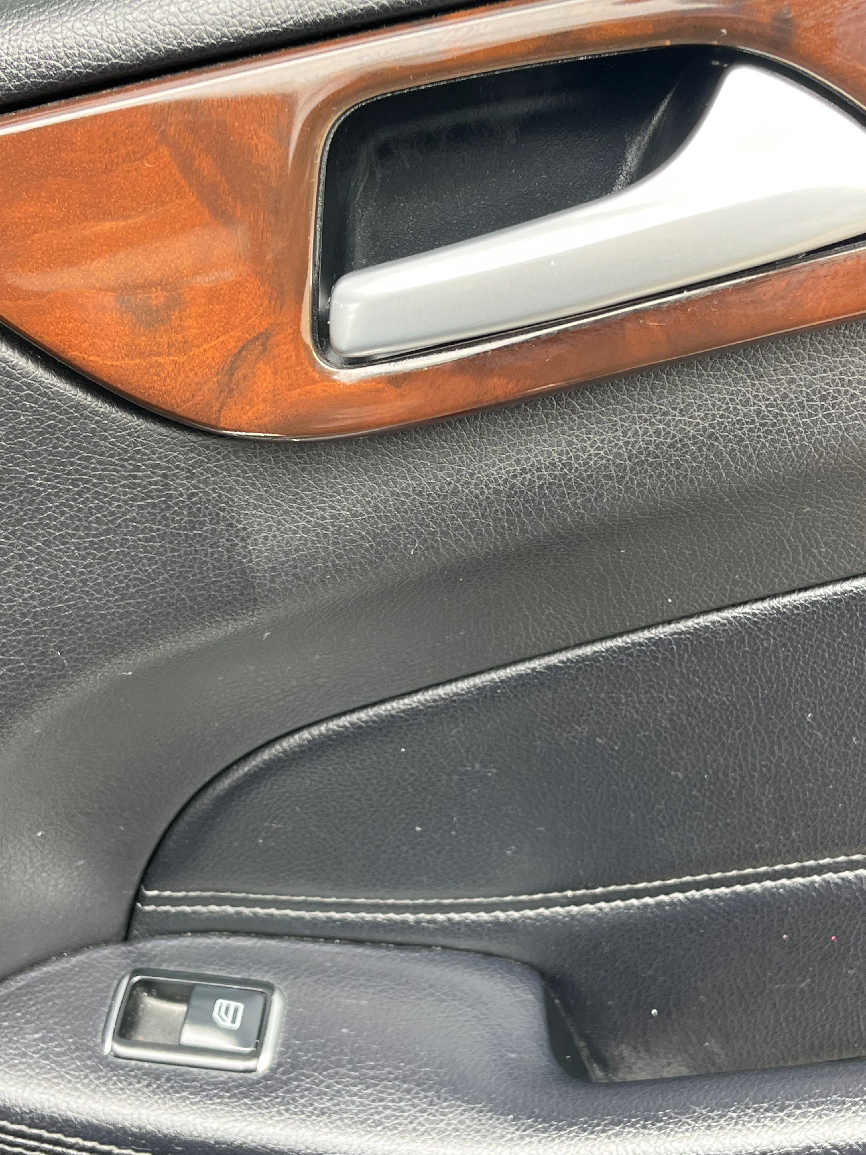 Vehicle image 32 of 99