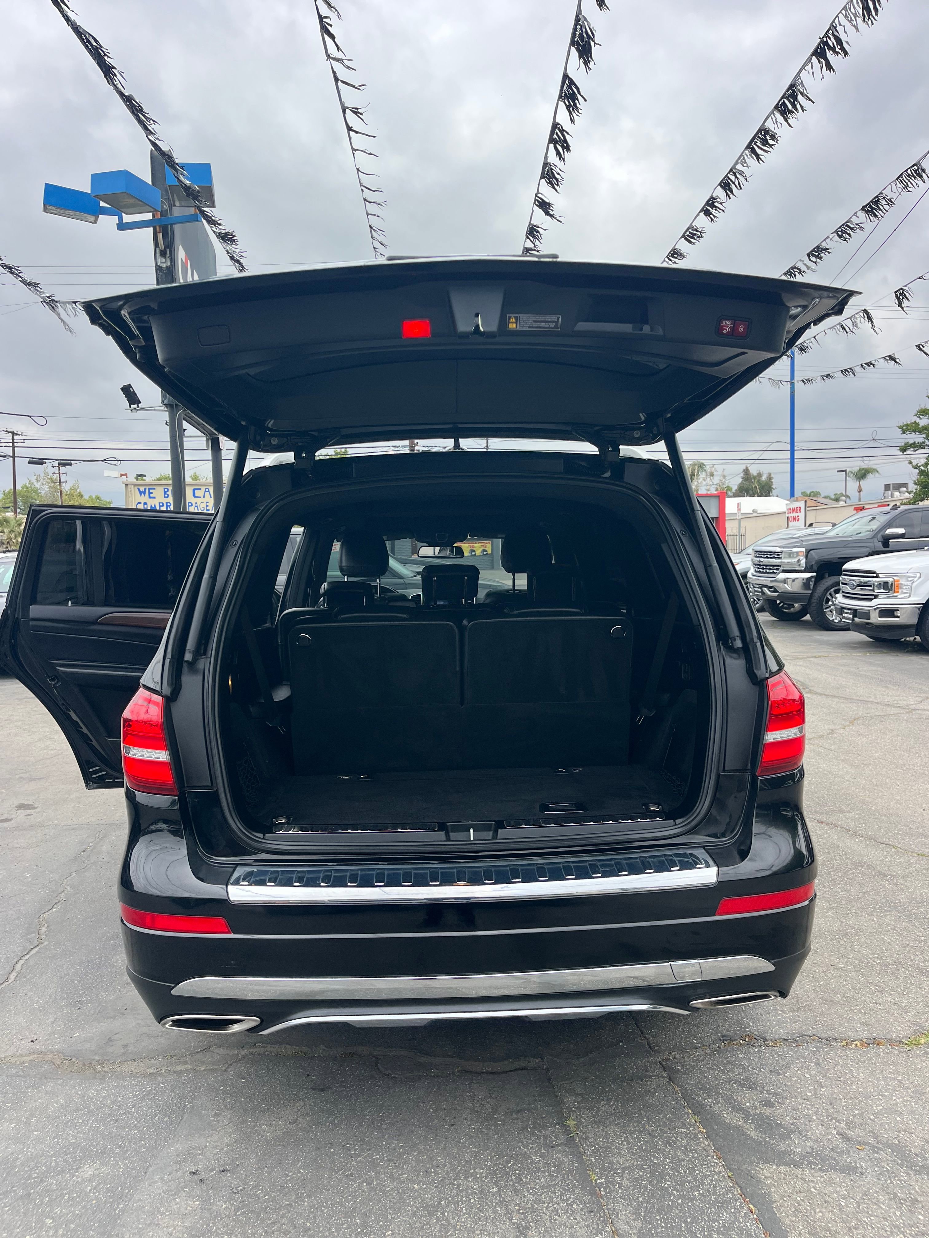 Vehicle image 21 of 99
