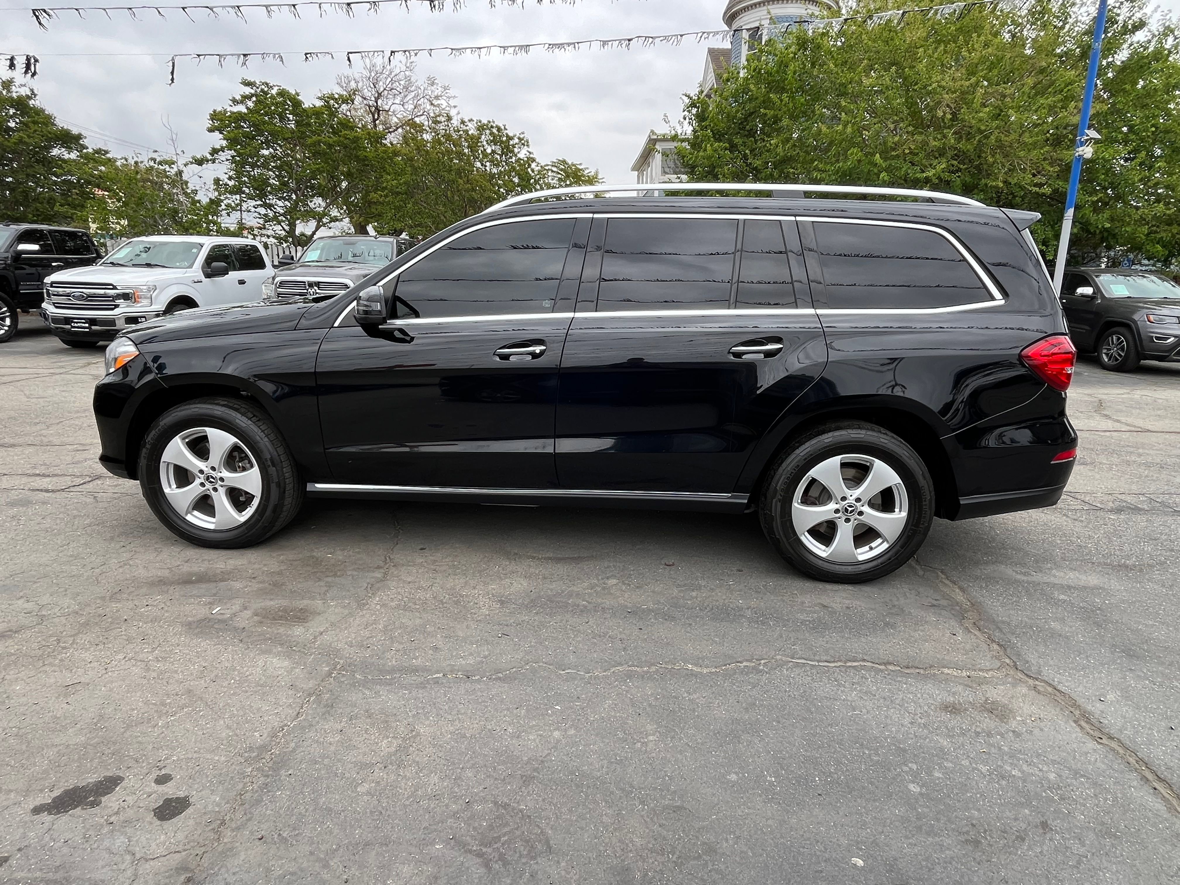 Vehicle image 13 of 99