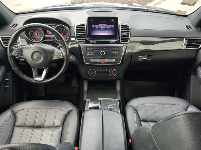Vehicle image 15 of 32