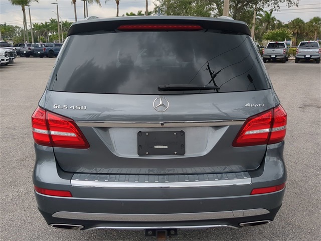 Vehicle image 7 of 32