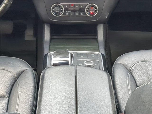 Vehicle image 19 of 32