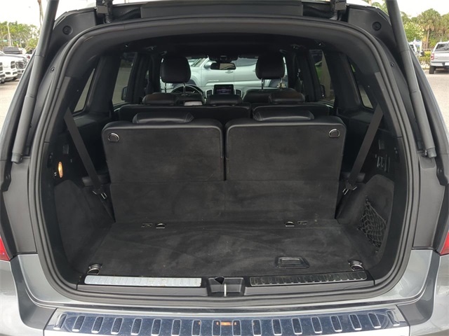 Vehicle image 13 of 32