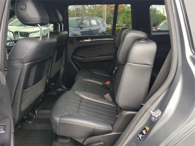 Vehicle image 14 of 32