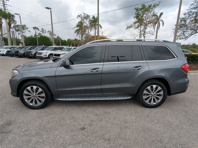Vehicle image 9 of 32