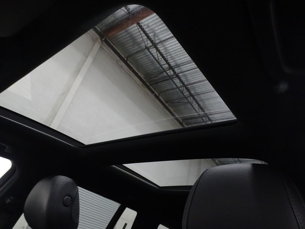 Vehicle image 9 of 44