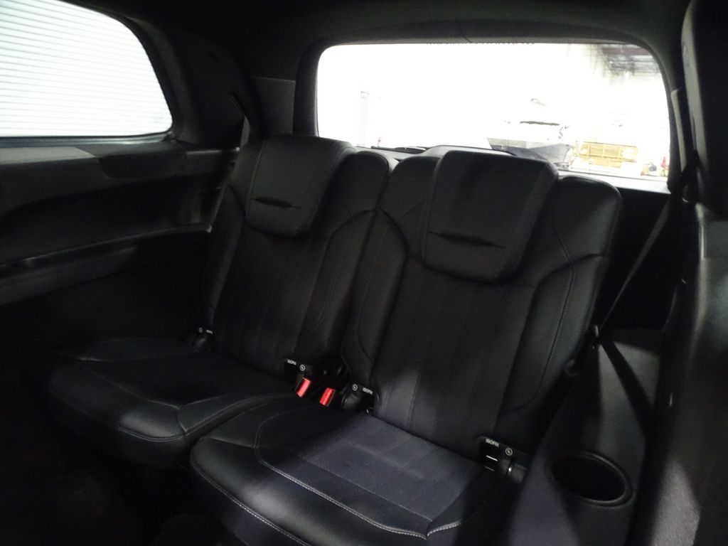 Vehicle image 12 of 44