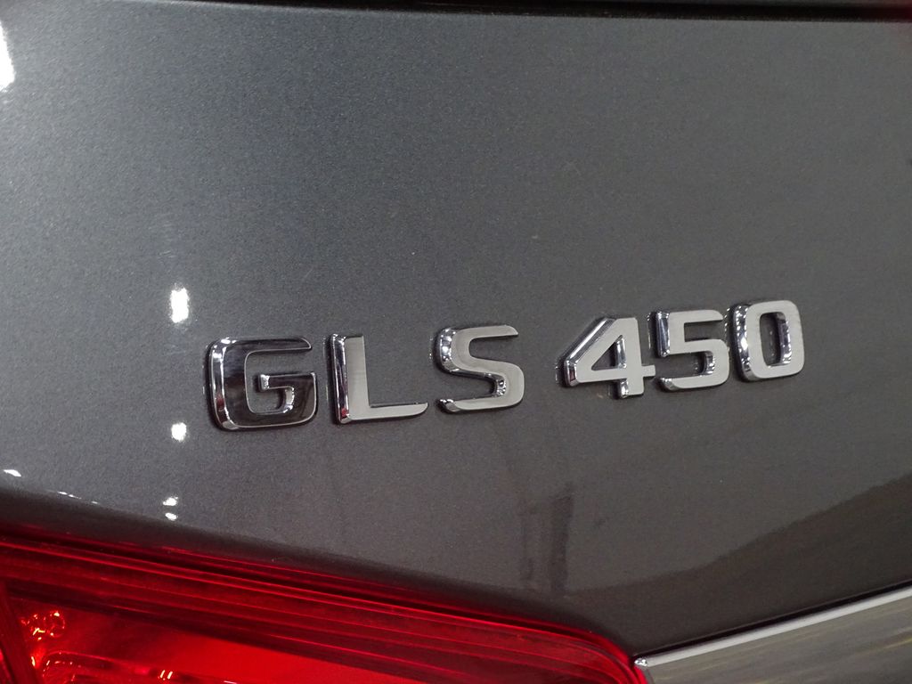 Vehicle image 42 of 44