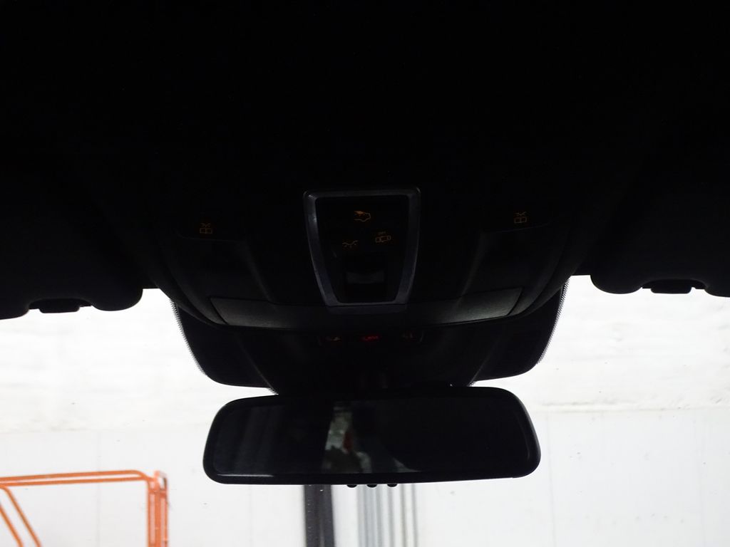 Vehicle image 25 of 44