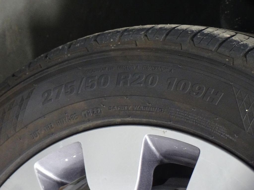 Vehicle image 41 of 44
