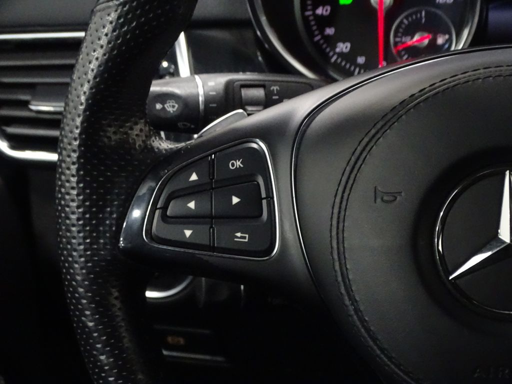 Vehicle image 22 of 44