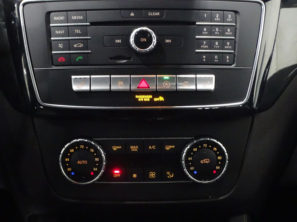 Vehicle image 28 of 44