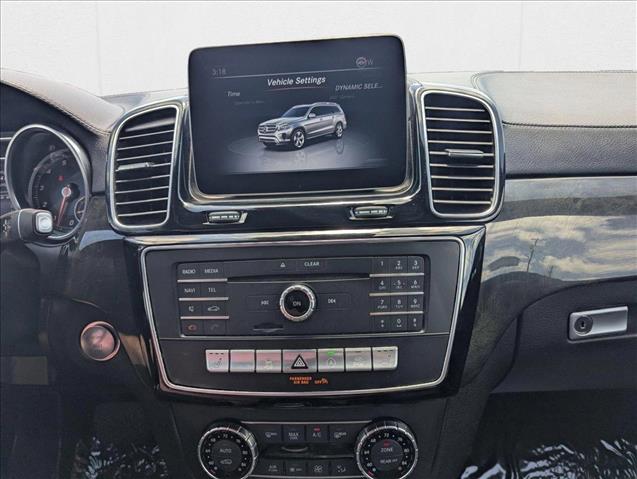 Vehicle image 16 of 22