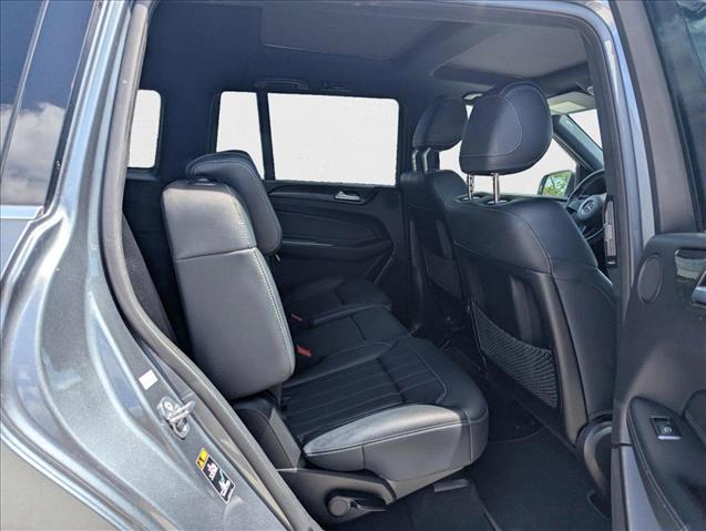 Vehicle image 11 of 22