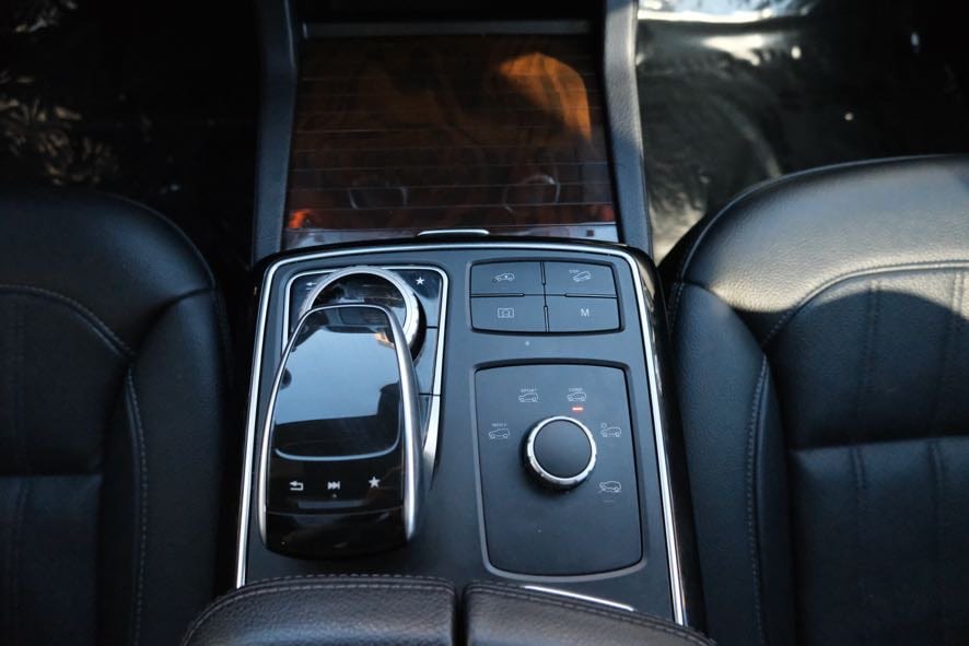 Vehicle image 34 of 49