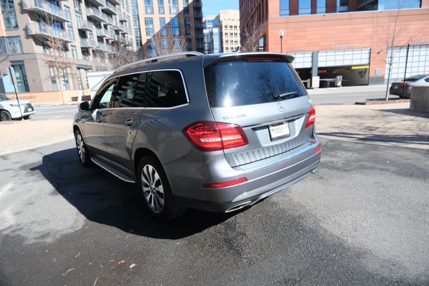 Vehicle image 6 of 49