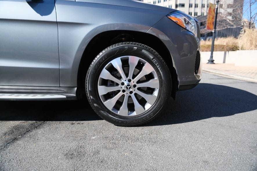 Vehicle image 14 of 49