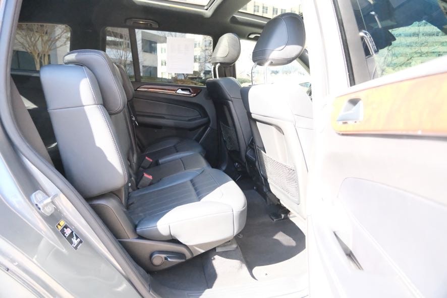 Vehicle image 26 of 49