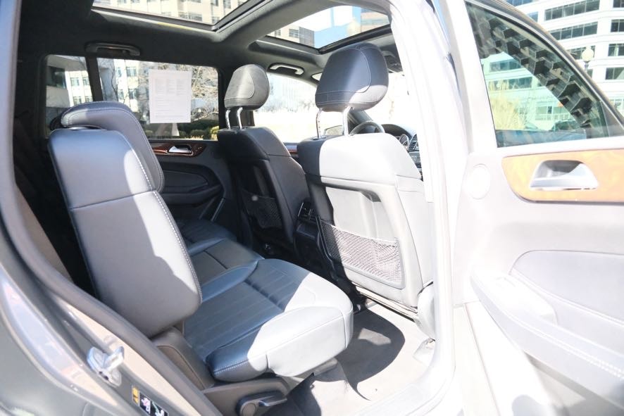 Vehicle image 25 of 49