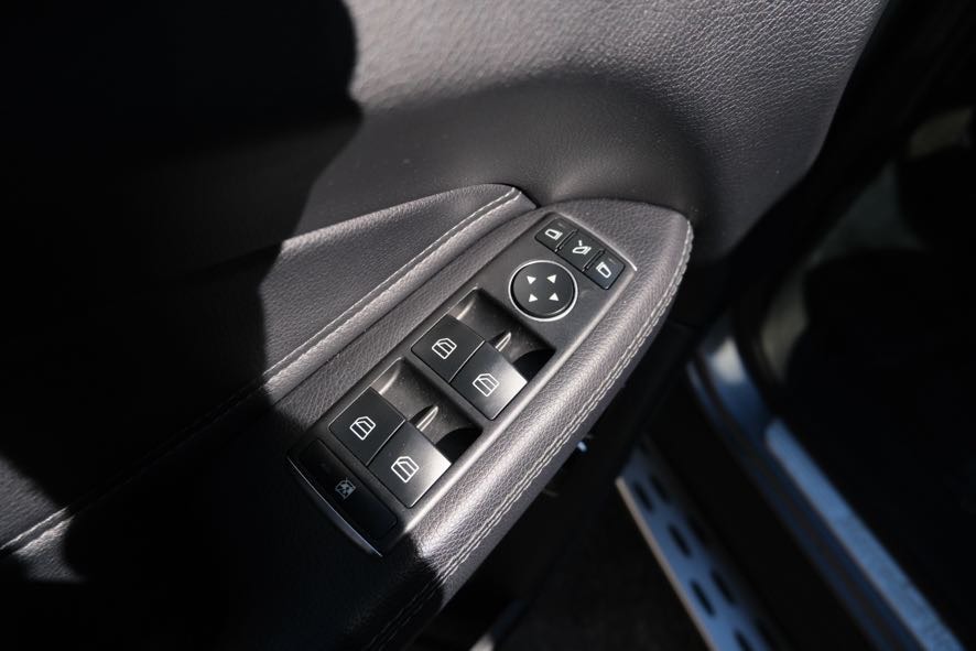 Vehicle image 19 of 49