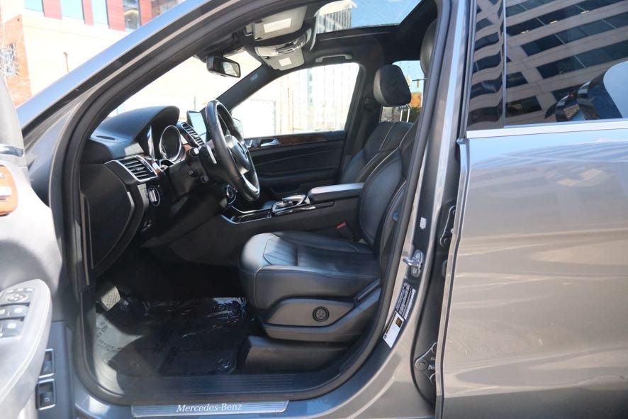 Vehicle image 16 of 49