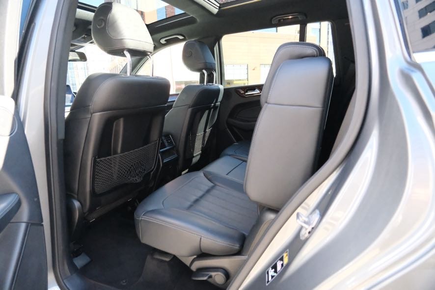 Vehicle image 21 of 49
