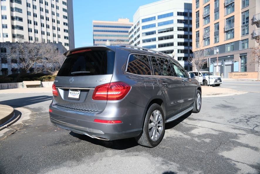 Vehicle image 5 of 49
