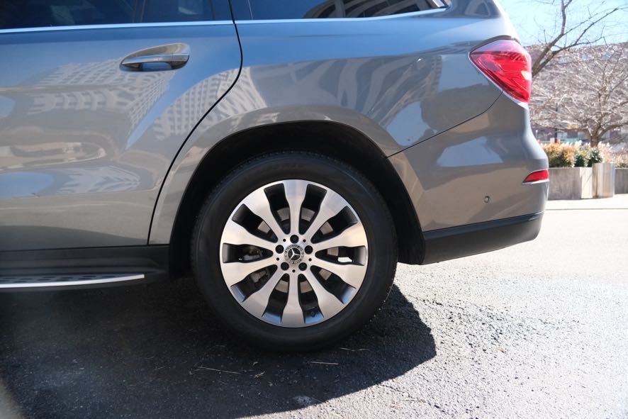 Vehicle image 10 of 49