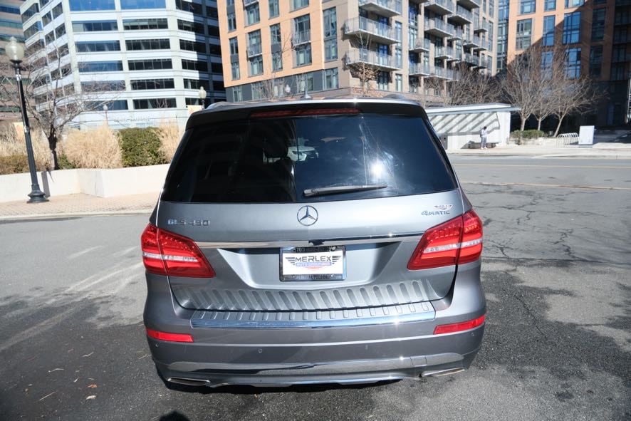 Vehicle image 7 of 49