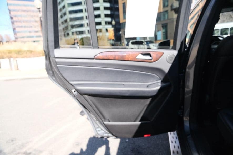 Vehicle image 23 of 49