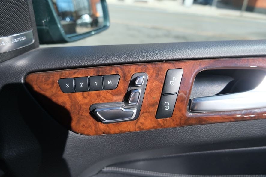 Vehicle image 39 of 49