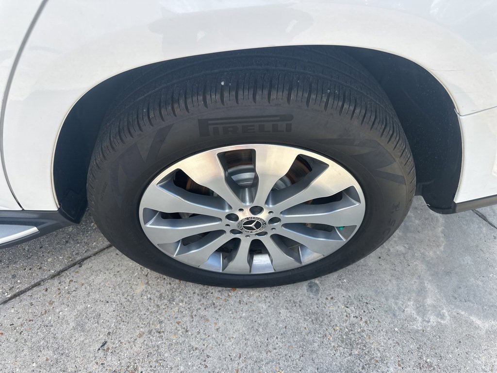 Vehicle image 20 of 24
