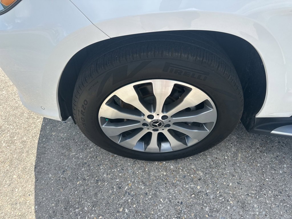 Vehicle image 19 of 24
