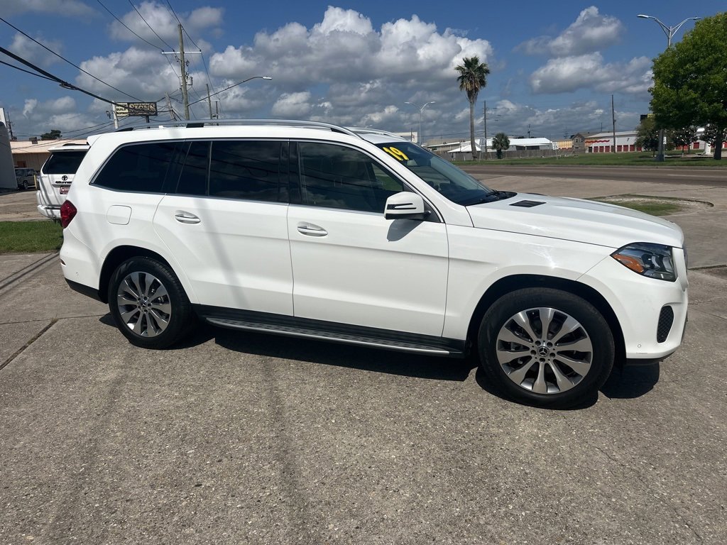 Vehicle image 4 of 24