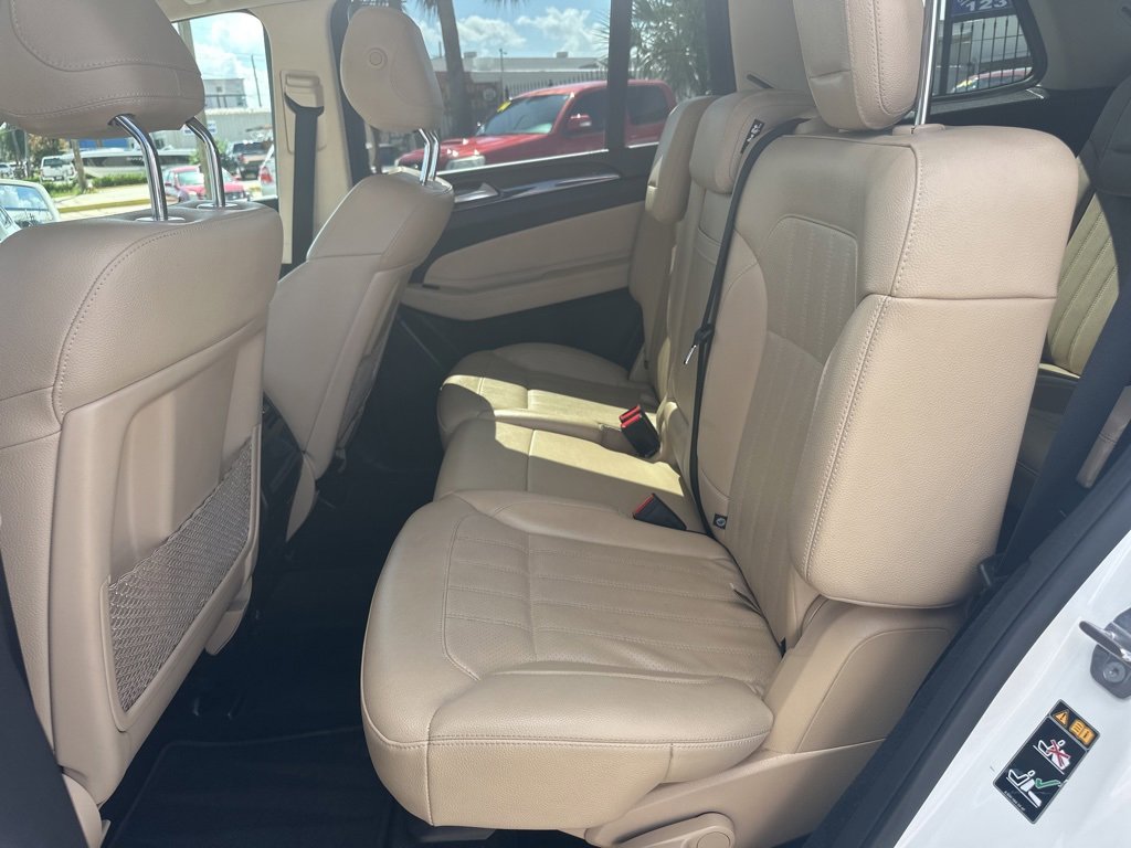 Vehicle image 9 of 24